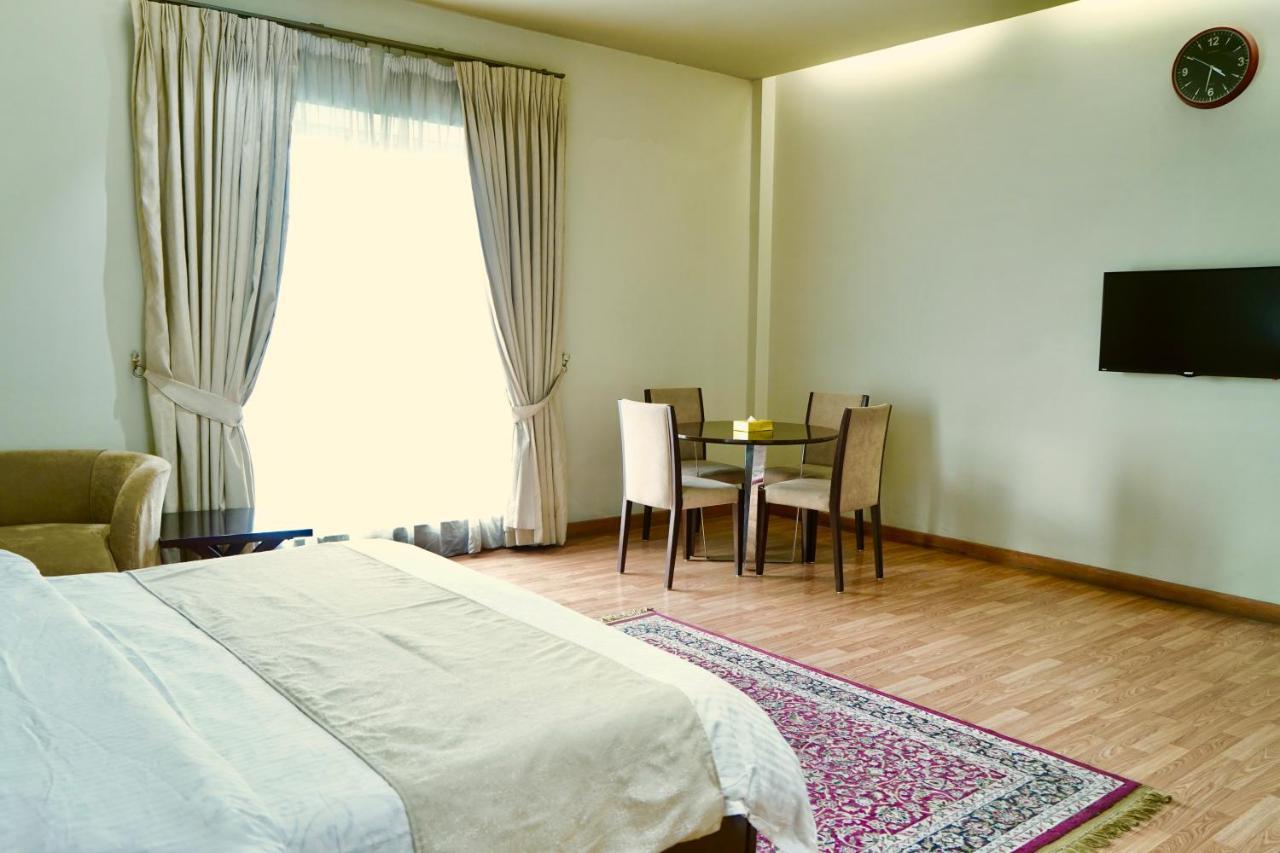 Circle Club Faisalabad 호텔 외부 사진