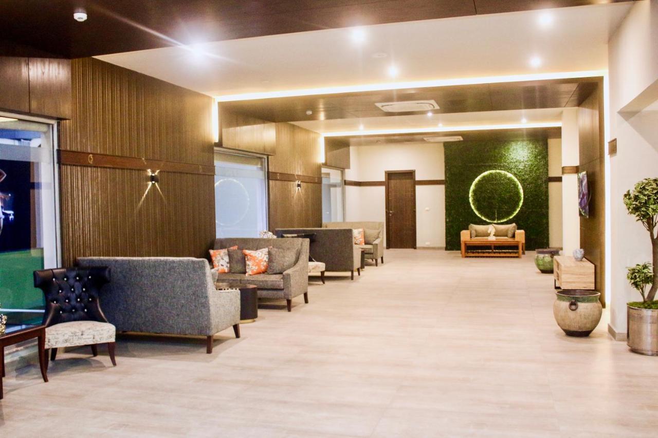 Circle Club Faisalabad 호텔 외부 사진