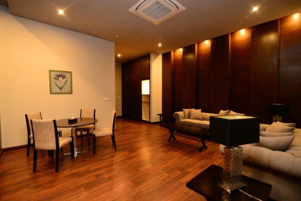 Circle Club Faisalabad 호텔 외부 사진